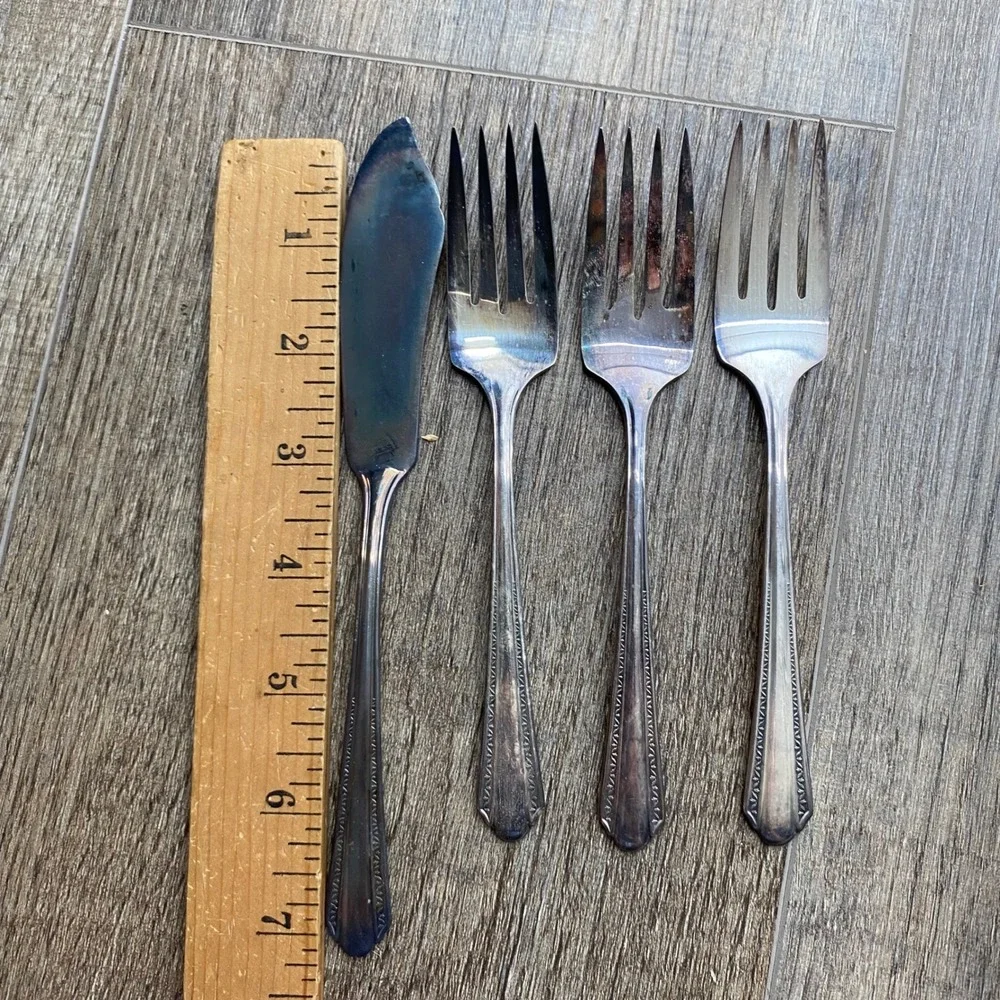 WM A Rogers Oneida A1 Plus Silverplate Flatware Set 10pc Vintage Art Deco Patina